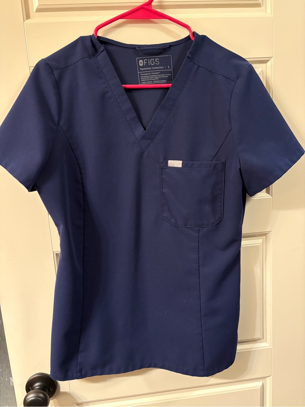 FIGS Women Navy core catarina Scrub Top small & SLIM